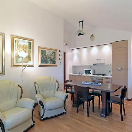 Ξενοδοχείο με διαμερίσματα Rialto 4*
